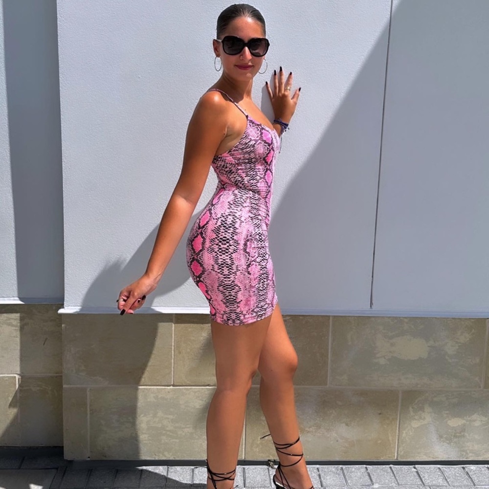 🔥.  Brand New! Snake Print Neon Pink Mini Dress - Picture 8 of 10